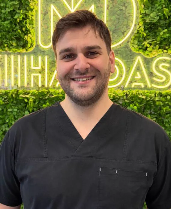 Dr. Octavian Alexandru, medic stomatolog MD Dental Pitești